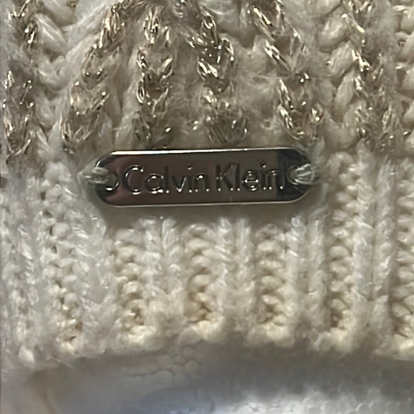 *SOLD ON DEPOP Calvin Klein cream and gold signature knit beanie hat - Picture 7 of 7